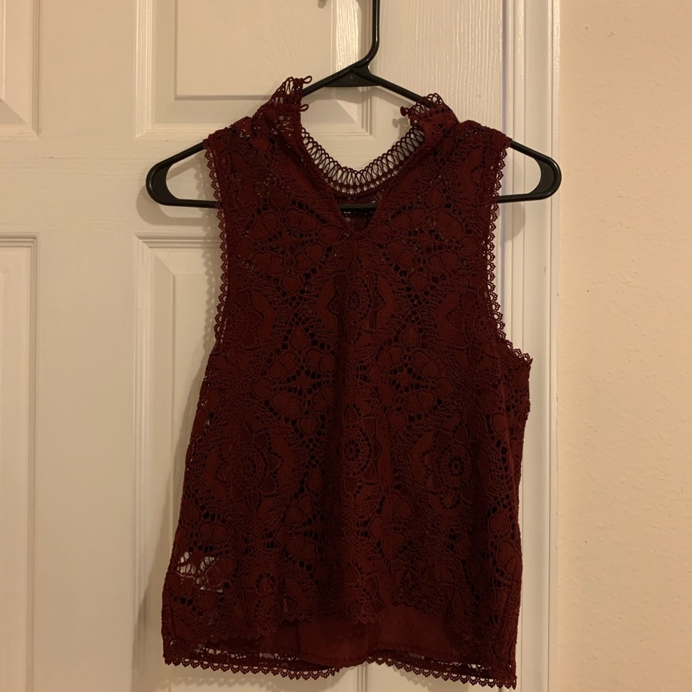 BB Dakota sleeveless top burgundy size XS